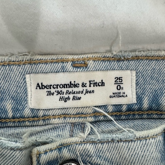 Size 25 / 0R The ‘90s Relaxed Jean High Rise Light Blue Distressed Women’s - Picture 9 of 9